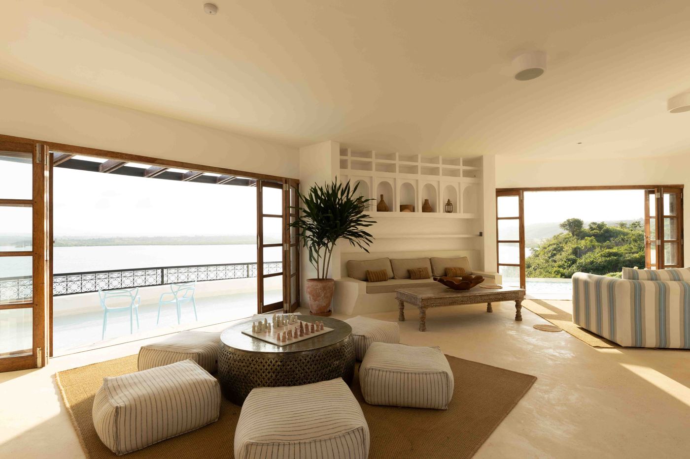 Lounge with sea views through the arches